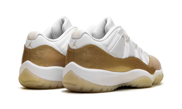 Air Jordan 11 Low WMNS "Mother’s Day"